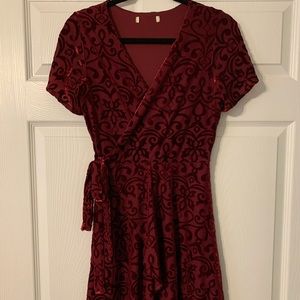 🍒Flutter sleeve wrap front velvet pattern dress